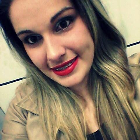 Não adianta você ficar sorrindo se a felicidade não abita em você.

http://t.co/ezQzD0R1Fk