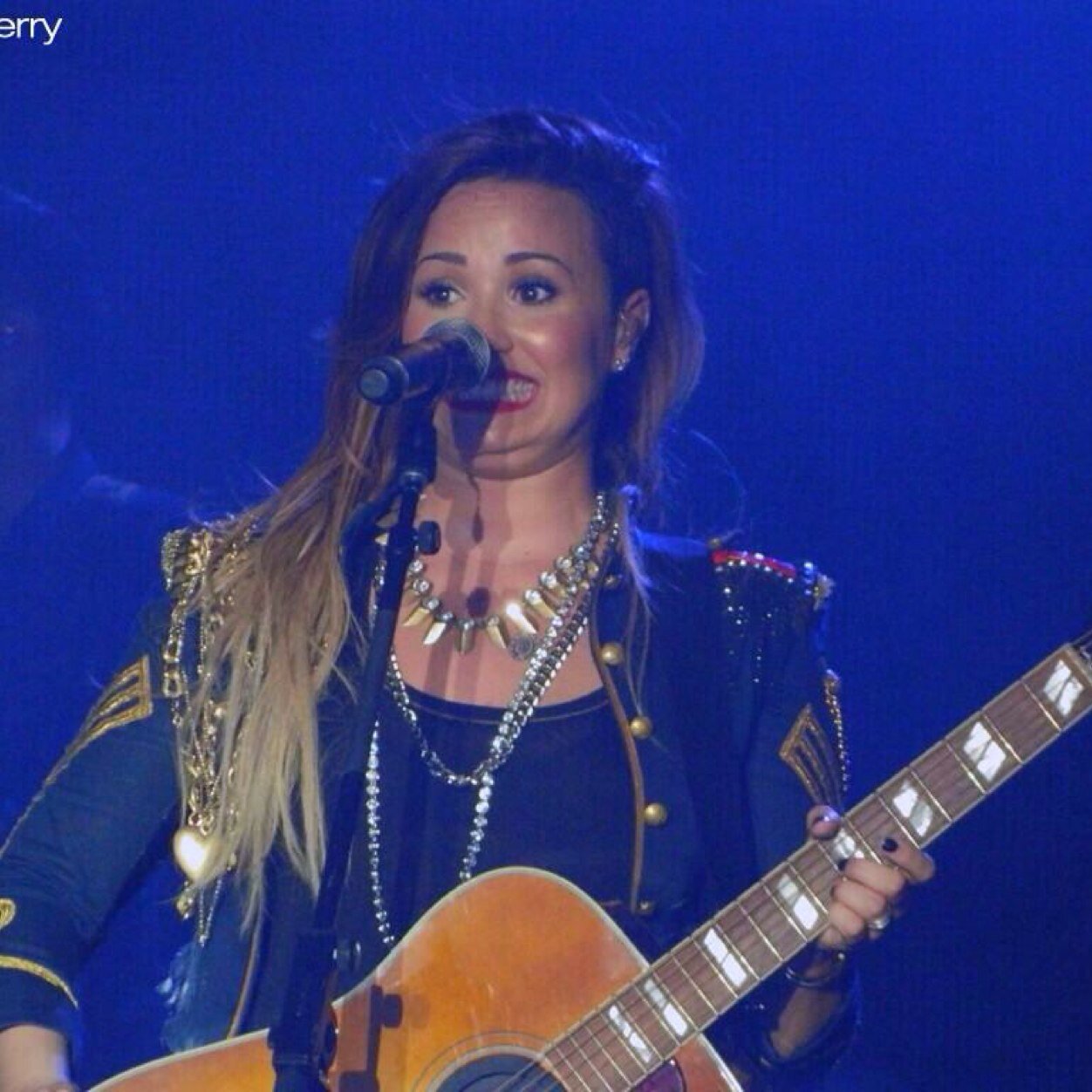 Free follow! Now go follow @Demi_Reactions :)