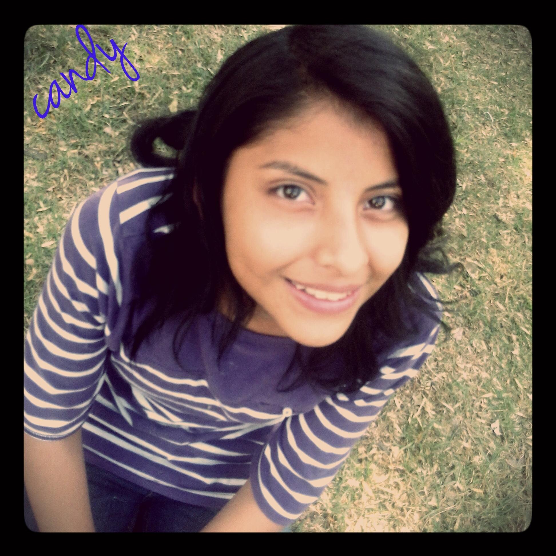 amo la música de rock  y soy cantante  :3