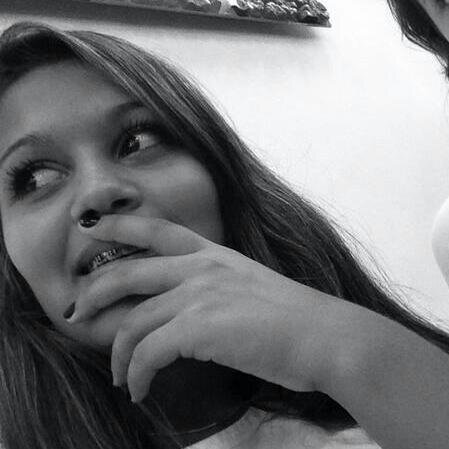 Passamos por tanta coisa juntas, rimos, choramos, brigamos e ainda estamos aqui nossa amizade é mais forte q tudo love tu ♥♥♥  // @fuck_ouriques aqq