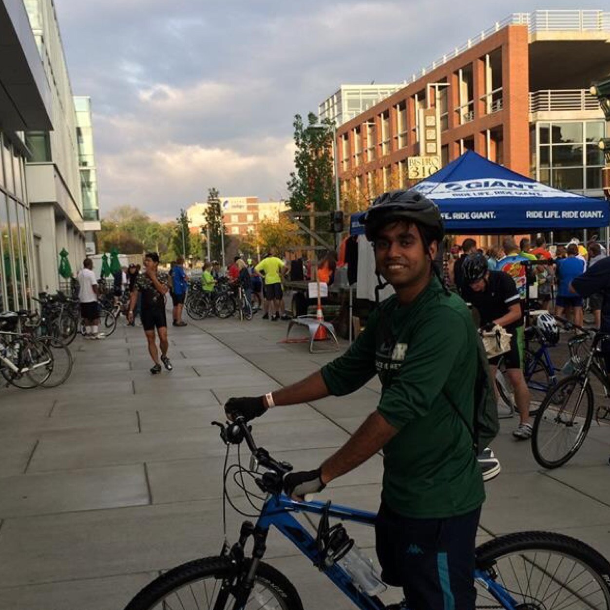 Engineer, Entrepreneur, Cyclist, Runner. Currently dabbling with photography and astronomy.