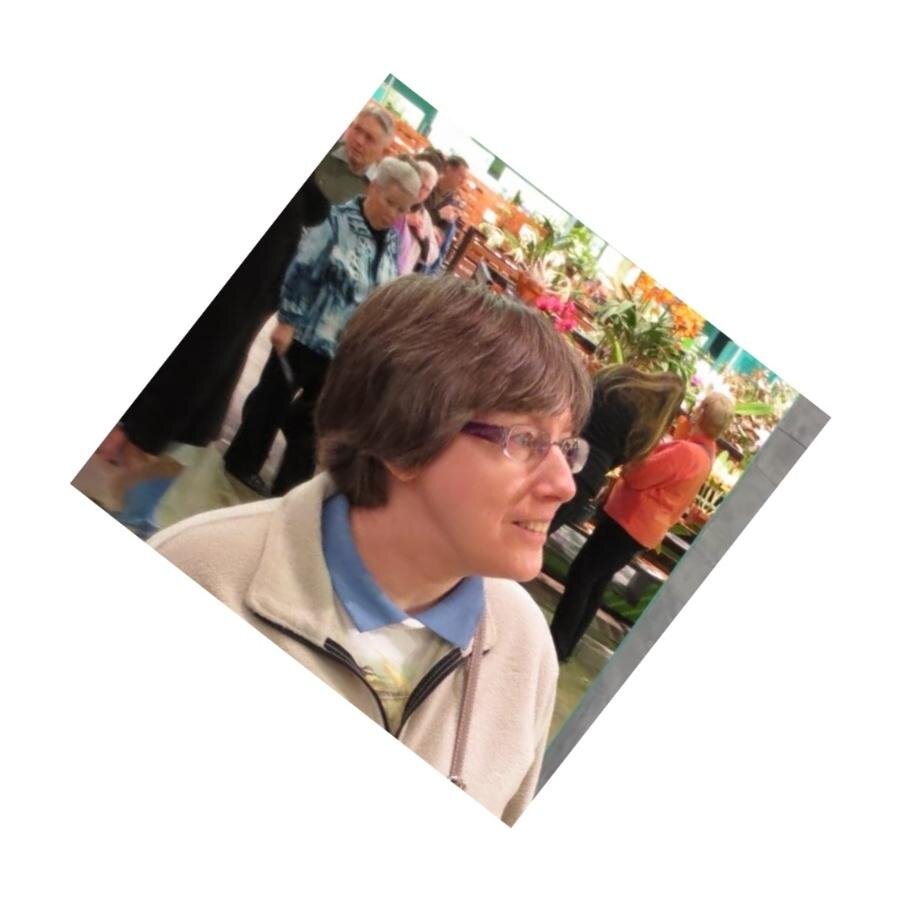 mragle1's profile picture. Bird Watcher, Gardener, Quilter, Knitter...