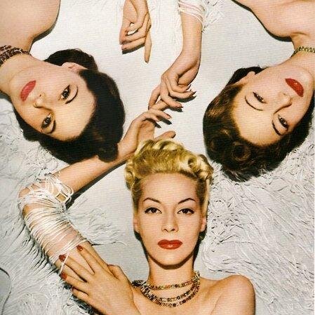 MadelinePrblms's profile picture. art snob, law student, wasp, owner of a micro mini pig, and supporter of daily rants concerning the masses