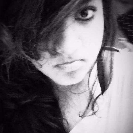 Louca-Pirada-Sem Noção-Apaixonada-Emotiva-Eclética-
Fã da banda My Chemical Romance ♥MCR♥ 
       ''enfim, vivo a minha vida do jeito q eu acho melhor''