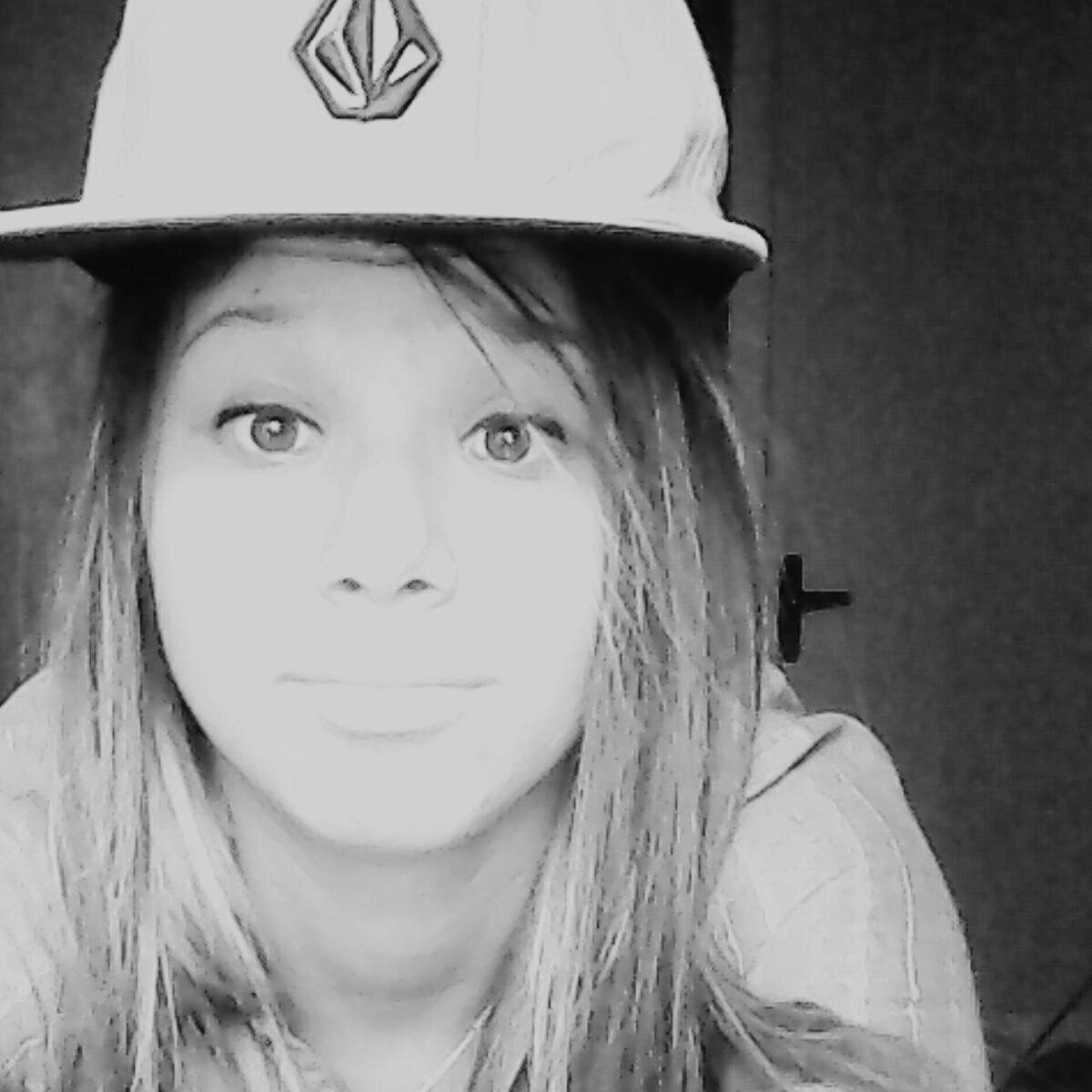 Vim aqui pra falar como a Indi é gata, meiga, querida, totosa haha, MINHA s2 to contigo pro que der e vier amor s22' conta sempre, 2bjs pras cadelas /Dudinha