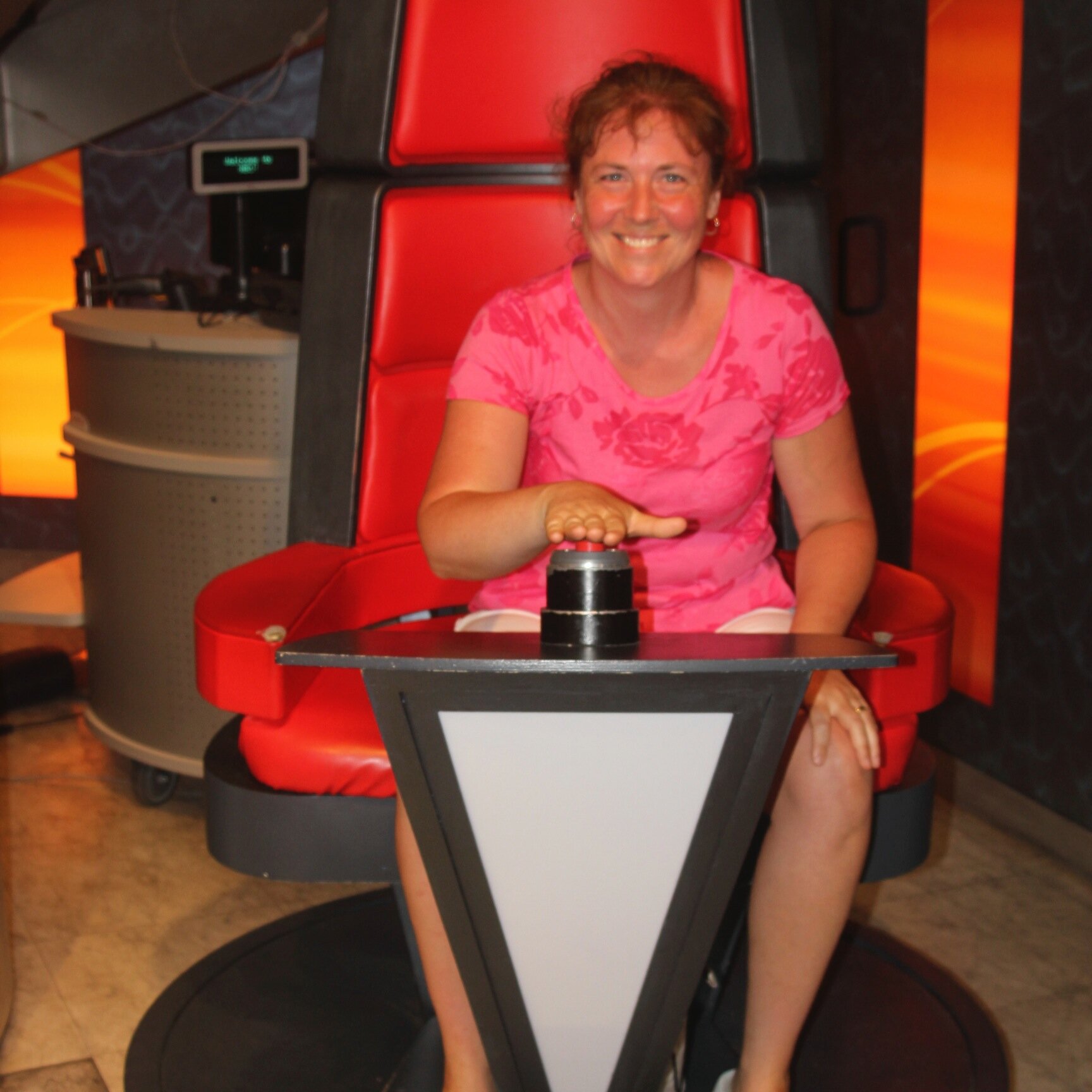 llogoodwin's profile picture. Loves reading, photography, kids and family.