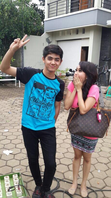 RolePlayer: ·@citrakharisma·|Guru tercantik di [GGS]| Jangan lupa buat nonton Ganteng Ganteng Serigala di SCTV: 19:45WIB||·Mention&Retweet By: Cek fav!·