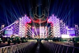 Tweets on the biggest EDM events in the Windy City. Give us a shoutout for a follow!