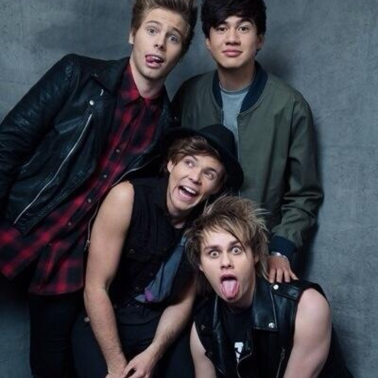 alwayslukex's profile picture. follow @whoreshood because she gave you this follow xx