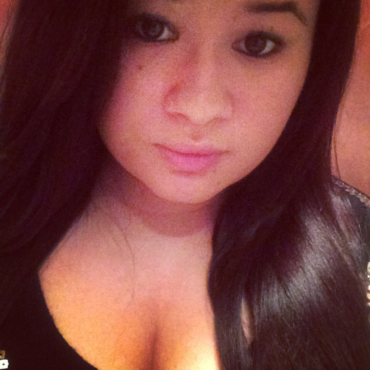 Im Courtney.. I tell you how it is..if you don't like meh dats okay cause i wasnt put on dis earth for anyone to like meh and i could care less! follow meh:)