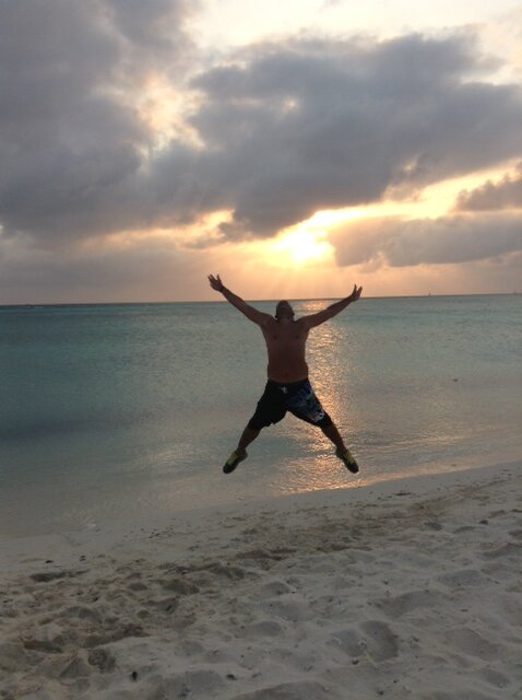 luheleal's profile picture. Agnostico, Antisocialista, proveniente del 3er mundo, haciendo vida en el 1ero