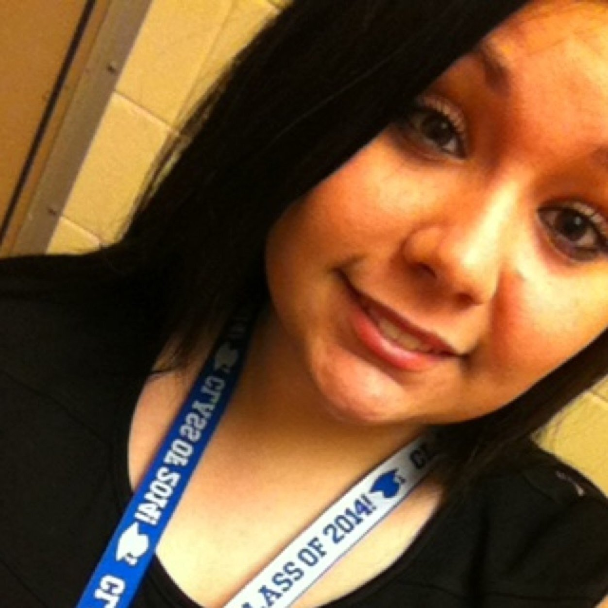 alexis. follow me, i follow back