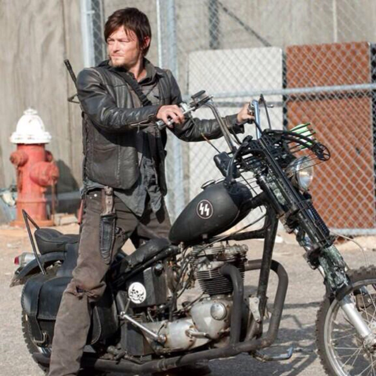 The governor rolled right up to are gates. Maybe i could have did something. My beautiful girlfriend is @QueenGreene_ touch her ill beat u into the ground.