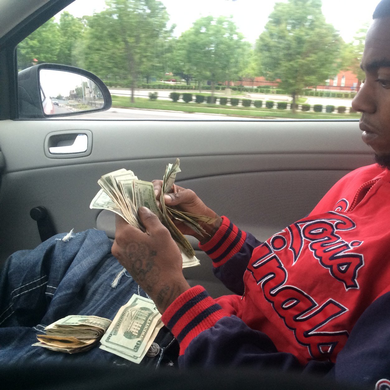 I told mi dawgs we was gonna b rich one day!