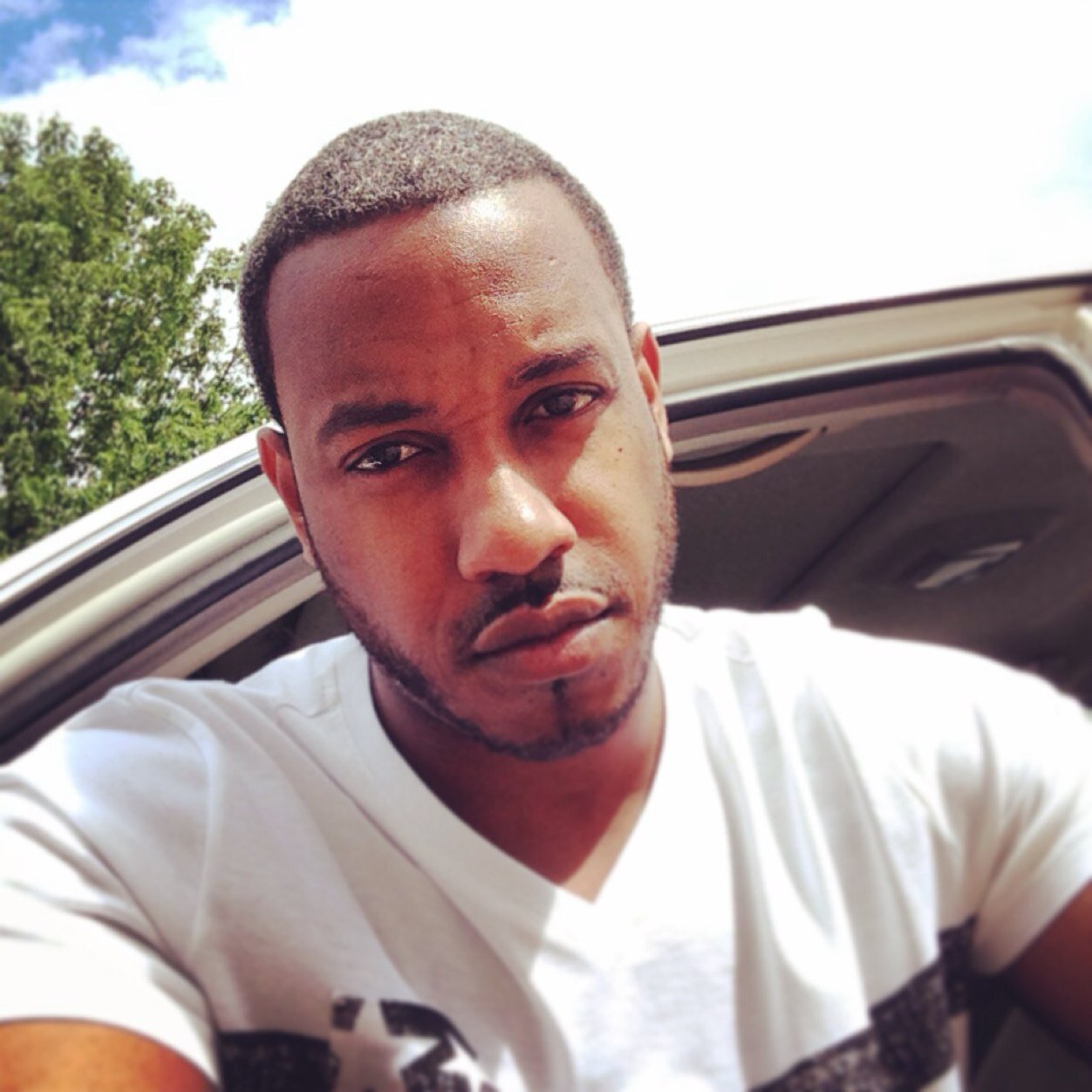 So here goes, Im cool, down to earth, sarcastic as shit . . . yo kno what, follow me and find out.  But If yo sensitive. . . GTFOH #imjustsaying