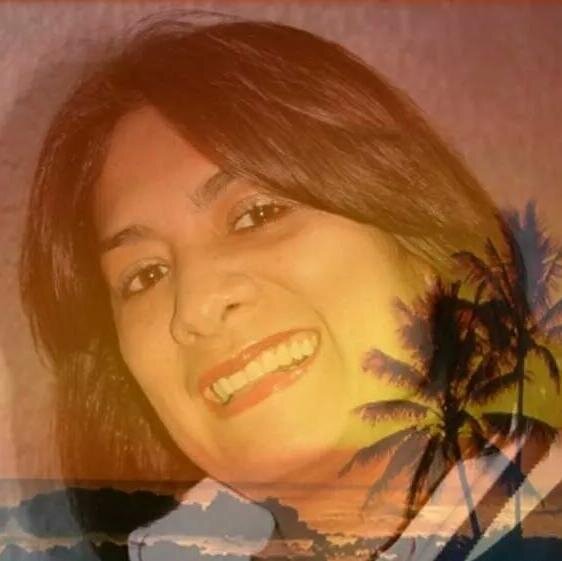 Contador Público, amo a Dios, a mis hijos, a mis padres,  valoro la amistad, me encanta la naturaleza, soy leal,  amante de la poesía, odio la injusticia.