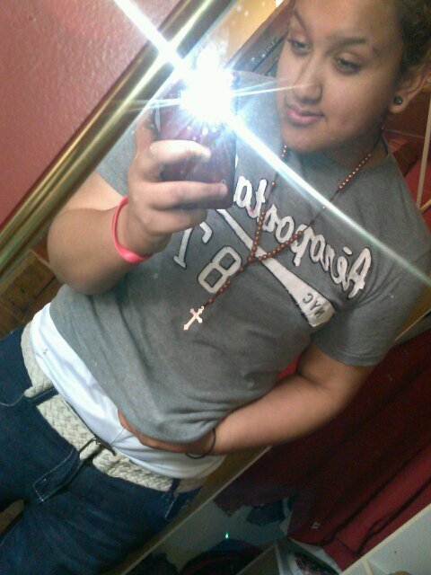 Bisexual nd proud♥♂♀ Hit dat button nd FOLLOW please♥  IG:Mami_Do_Me_Rite  kik:Lokasias HMU cuties?