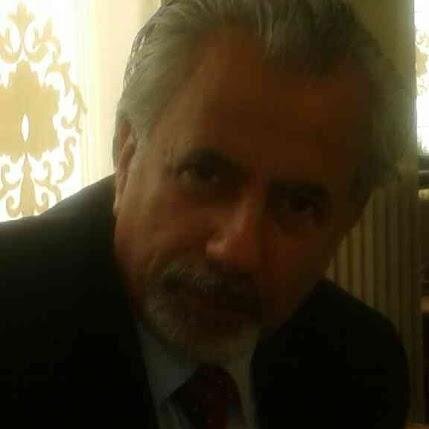 مهتم ببناء الانسان والمجتمعات.
 مدرب حياة محتر ف وبرمجة لغوية عصبية.
 معالج نفسي NLP.
استشاري صحة عاطفية و مشاعر.
تطوير شخصي و مهني.
صانع نجاح، ومطور أعمال.