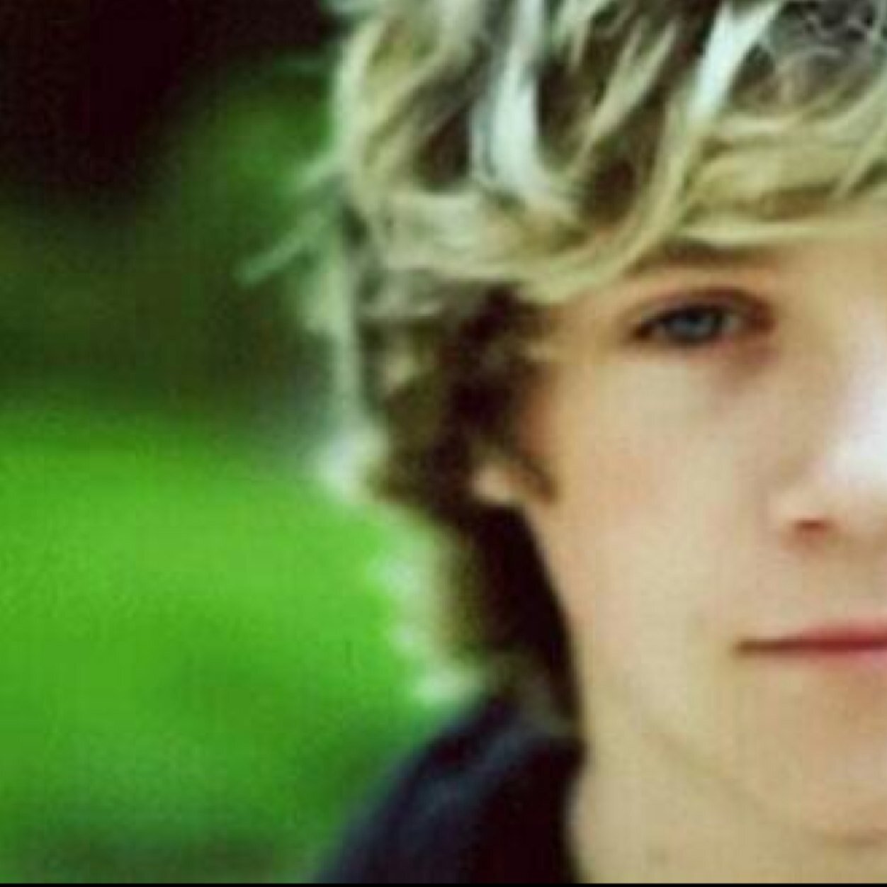 Iam mrs horan no you An!!! Fucking hate that bitch! Niall follow me