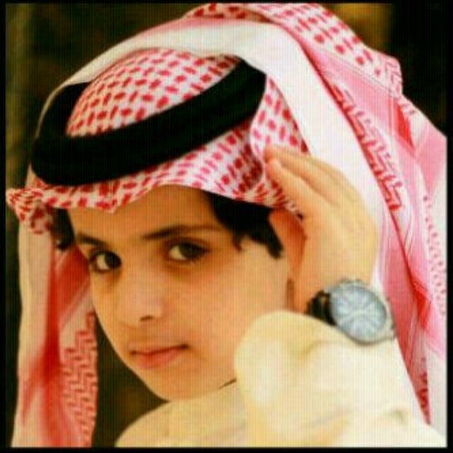 ‏‏‏كلماتي عجيبه .. من قرأها ظن أني اعشق .. ومن فهمها ظن اني موجوع .. ومن لم تعجبه ظن اني بلا مشاعر .. لكن تبقى الحقيقه وراءء كواليسي فلا احد يعلم مايخطر ببالي.