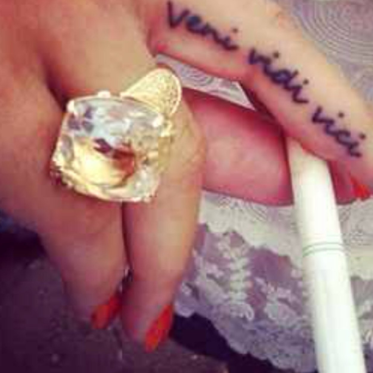 MillennialPains's profile picture. 