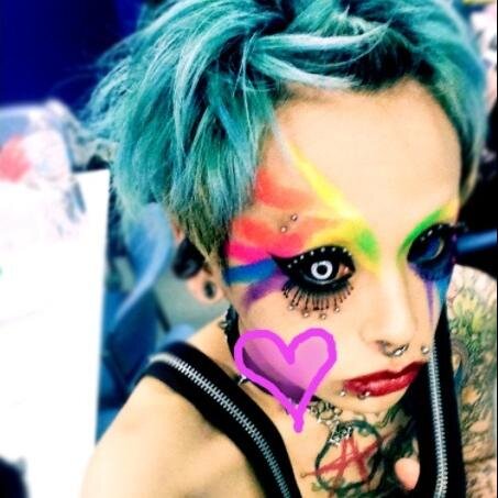 ryogaaaah's profile picture. 明日”になれずとも 変わらないと “憂鬱”とグラスを掻き回した 知っていた･･･断罪のナイフ･･･ I can't forget the past... 壊した事も 壊された事も