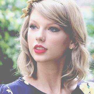 PLEASE FOLLOW @backtoswiftvato SHE FOLLOWS BACK ! :)