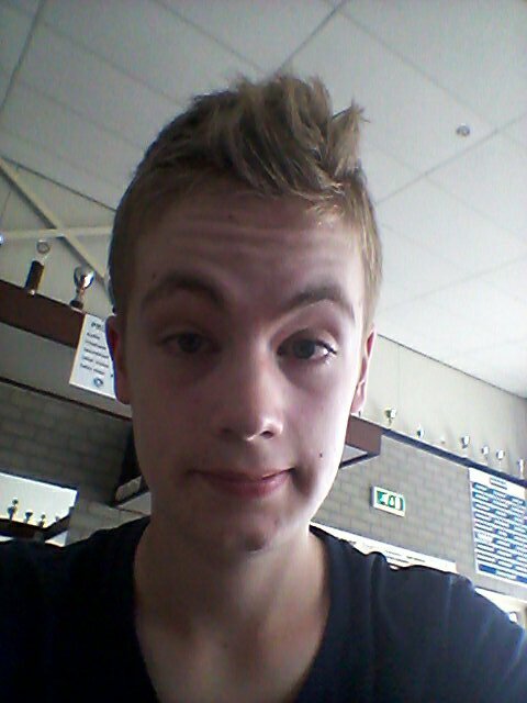 boy// 16 years old// party// vrienden// A2 // korfbal// Martin Garrix// GTA V// 4e jaar havo