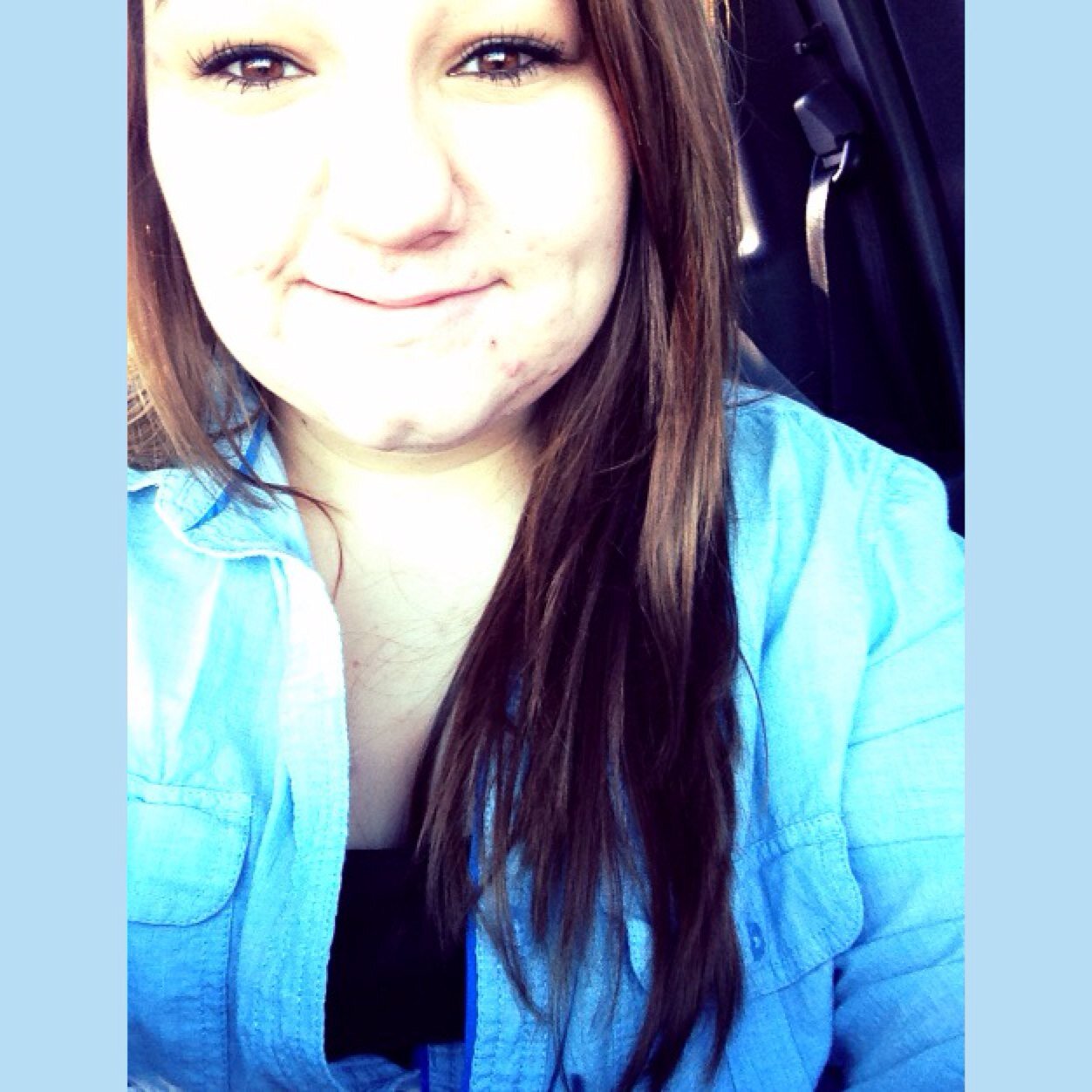 I'm Ashley! I'm not that hard to get along with. I'm addicted to twitter, and tumblr (:
