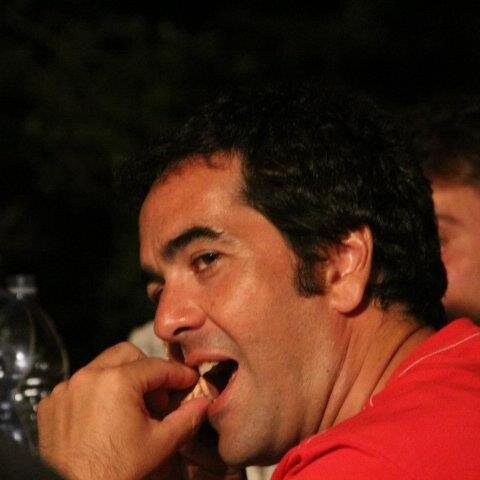 Mio padre mi ha cresciuto perché fossi un ingegnere e sfortunatamente ci è riuscito.
Papà di Carmine e Francesco,mi piacerebbe lasciargli un pianeta dove vivere