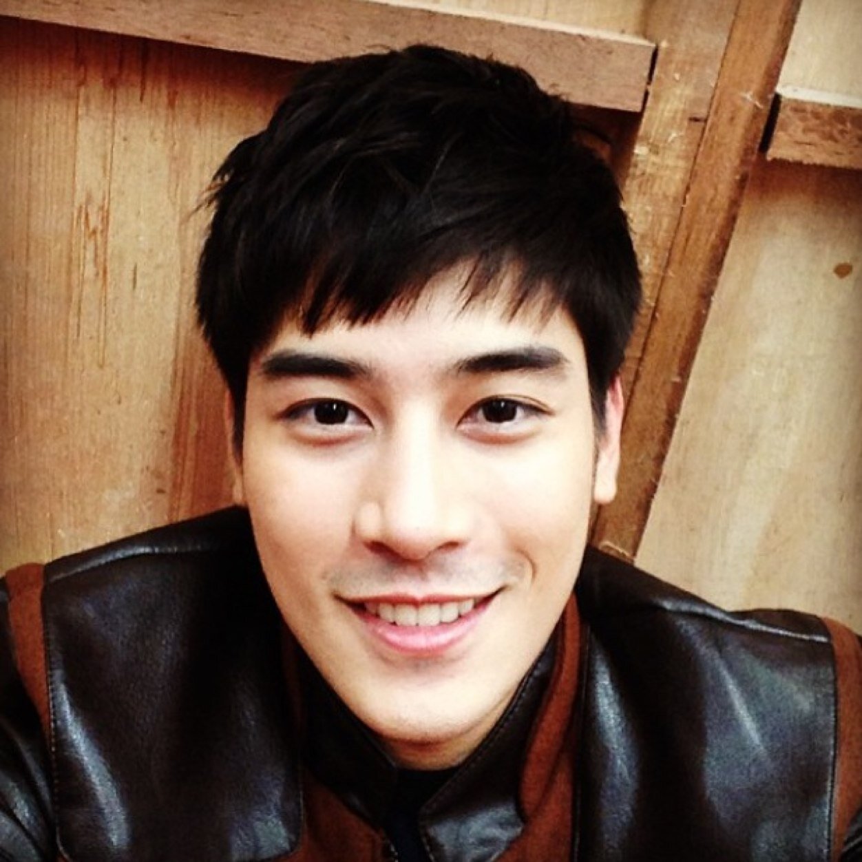 เคน ภูภูมิ :)
ไม่ใช่ตัวจริงครับ เป็นบอท