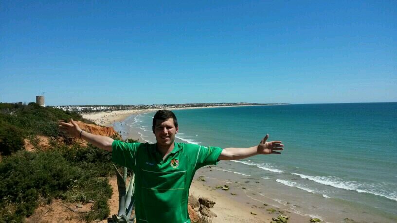 amigo de mis amigos, enamorado del atleti y la vida! y creo al maximo que el destino esta escrito.