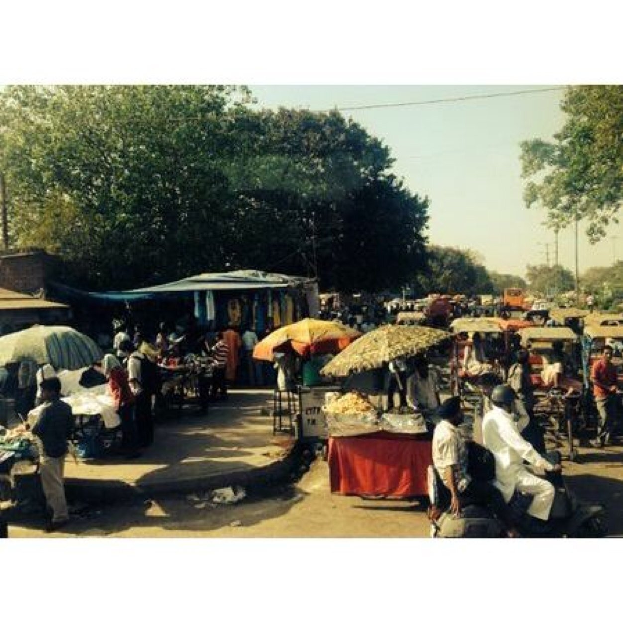 AliaMulla's profile picture. اقترب من الله ، ثمة حياه جميله لا تراها و انت بعيد ..