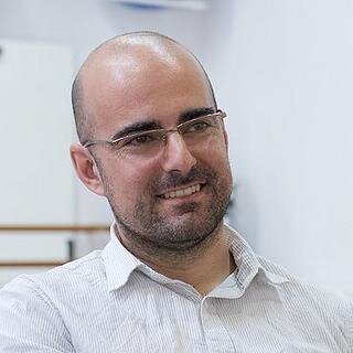 Mediador entre los usuarios y las TIC en Cámara Valencia - Me apasiona la tecnología móvil - Maker en potencia - Padre de 2 minigeeks - Lego - Fotografía