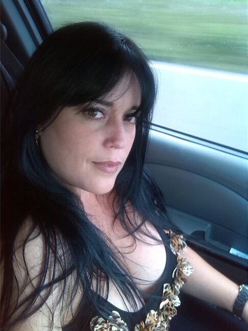 Profesional,gerente de inv World house C.A temperamental,no creo en las Operaciones Al natural es mejor ejercicio vida sana ..Creo en el celibato