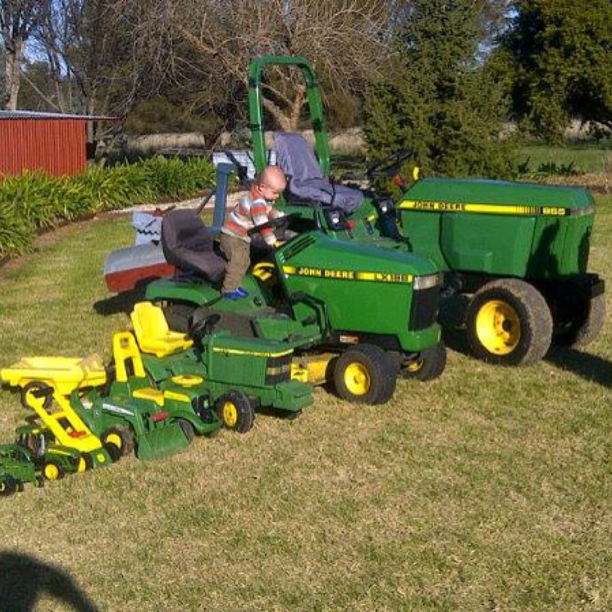 Pacific Seeds Southern NSW Manager & part time farmer. Husband of 1 (thats enough), father of 3 (also enough) & a few JD's(never enough). Tweets are my own.