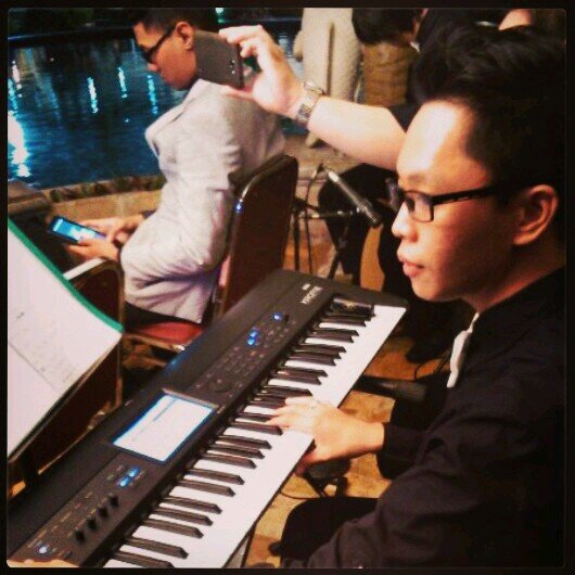 kristanto88's profile picture. Manusia biasa yg punya Allah luar biasa..session player Lumos band wedding