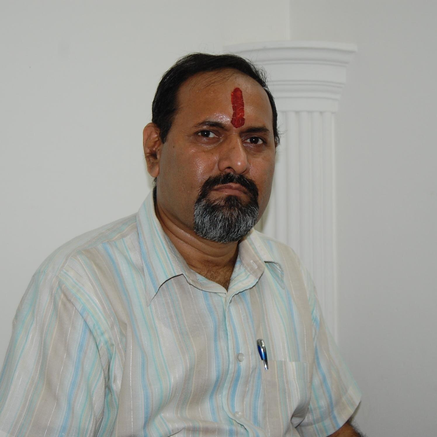 Journalist (42 yrs exp. in Hindi & Eng. journalism). Pres:Dev Bhoomi Union of Journalists.Follower-Jagdguru Shri Adi Shankracharya.BHARATVARSH. RTno endorsement