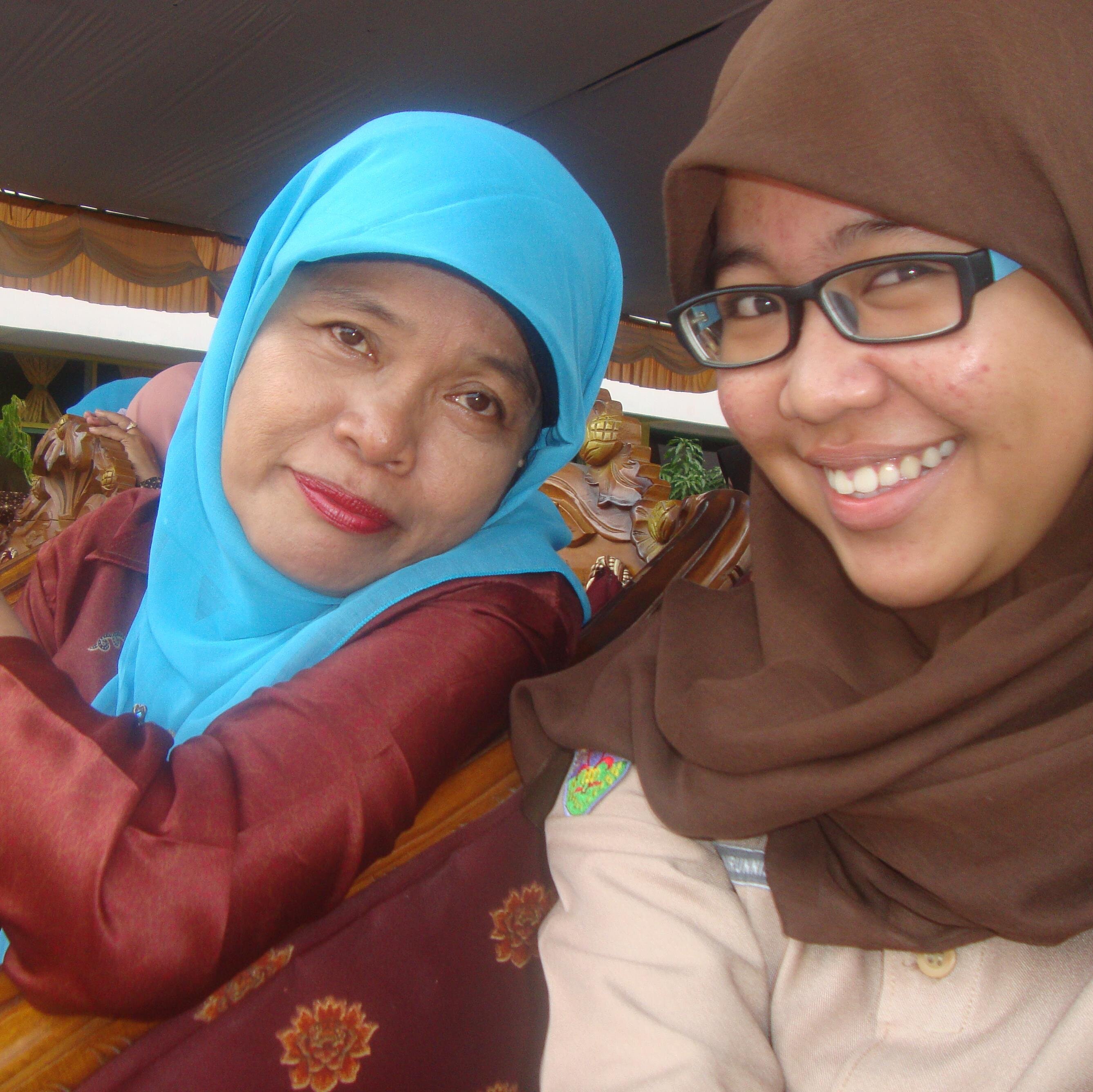 wife of DrsNukman Hidayat and Mommy of Laily Isnaini and Khairunnisa