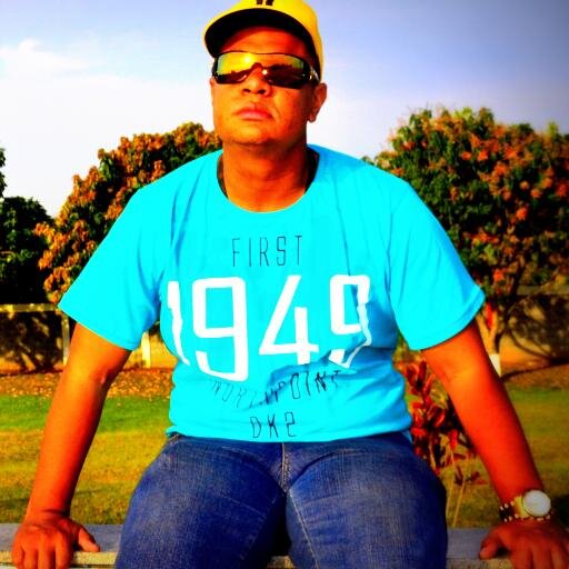 Cristão, fotógrafo e empreendedor, trabalhando em meu projeto corporativo que ajudará a muitos! Procuro patrocinadores! 8517-2008 / 7703-0541 Jesus Ama Vocês!