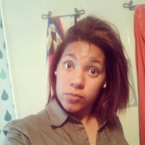 beagarciamota's profile picture. Tonta, muy tonta, demasiado tonta diria yo...