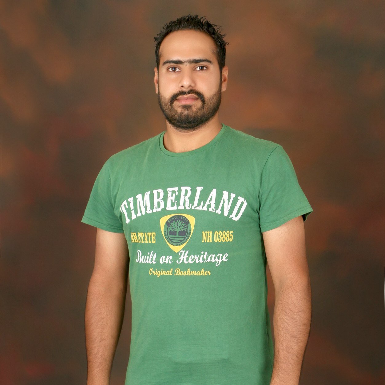 ਇੰਚ ਦੀ ਕੀ ਗੱਲ ਜਿਹਦਾ ਚੱਲਦਾ ਏ ਜ਼ੌਰ 
ਉਹ ਕਿੱਲਿਆ ਦੇ ਕਿੱਲੇ ਵੀ ਛੁਡਾ ਲੈਂਦੇ ਨੇ.ਬਦੇਸ਼ਾ