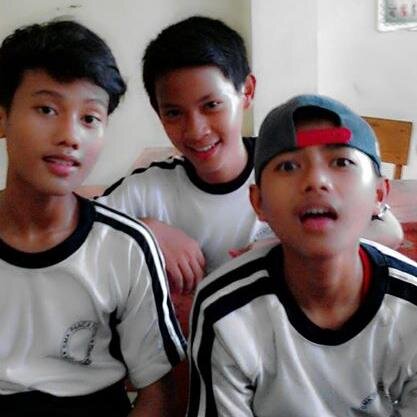 berteriaklah sahabat ku lebih kencang