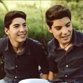 CF jesus y dani, LaVozKids.Daría mi vida por ellos y porque me siguieran @_jesus_OM @danieloviedoM @brunocastellote OS AMO. Sois lo mejoor~