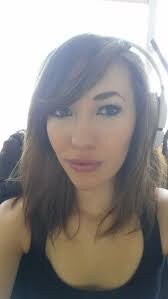 Cuando miras al cielo palidecen las estrellas por k dicen k tus ojos son luce mas bellas Espero k t guste a otra cosa t he anadido en el msn chao