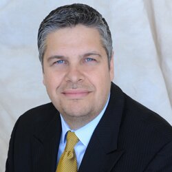 Dr Christopher Stankus is a chiropractor at Buckeye Chiropractic Clinic in Willoughby, OH
