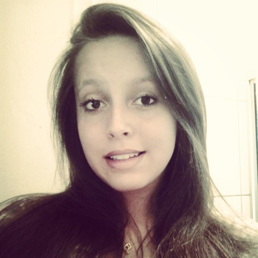 Enquanto alguns escolhem as pessoas perfeitas eu escolho as q me fzem bem..