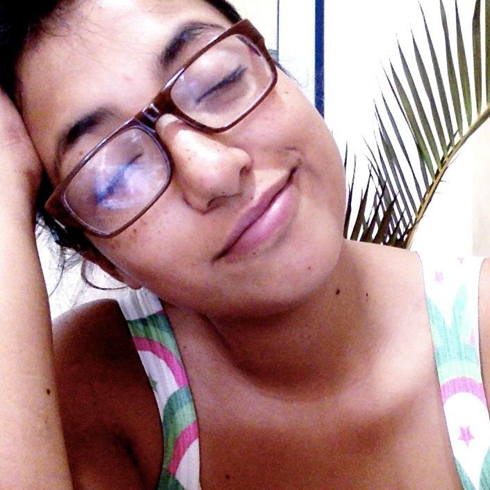 LaDeLasVioletas's profile picture. El ♥ es una cereza atada al cuerpo con un BOW!!-! 
Diseñadora DMI enamorada de su hijo, el papá, los picnic, la comida al natural y andar en cucos.