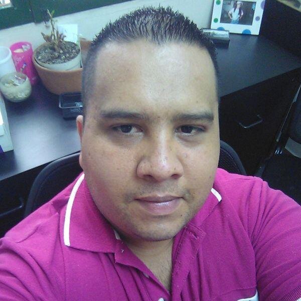 Licenciado en Administración Mención Informática. Soporte Técnico en Computadoras a la orden. Arriba el MAGALLANES . . .