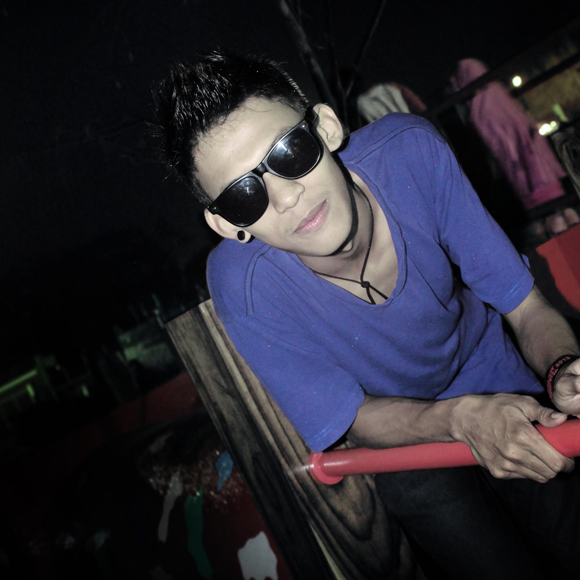 Adin_Milanisty's profile picture. Bass player||Rock n roll |085715674472//52A96510